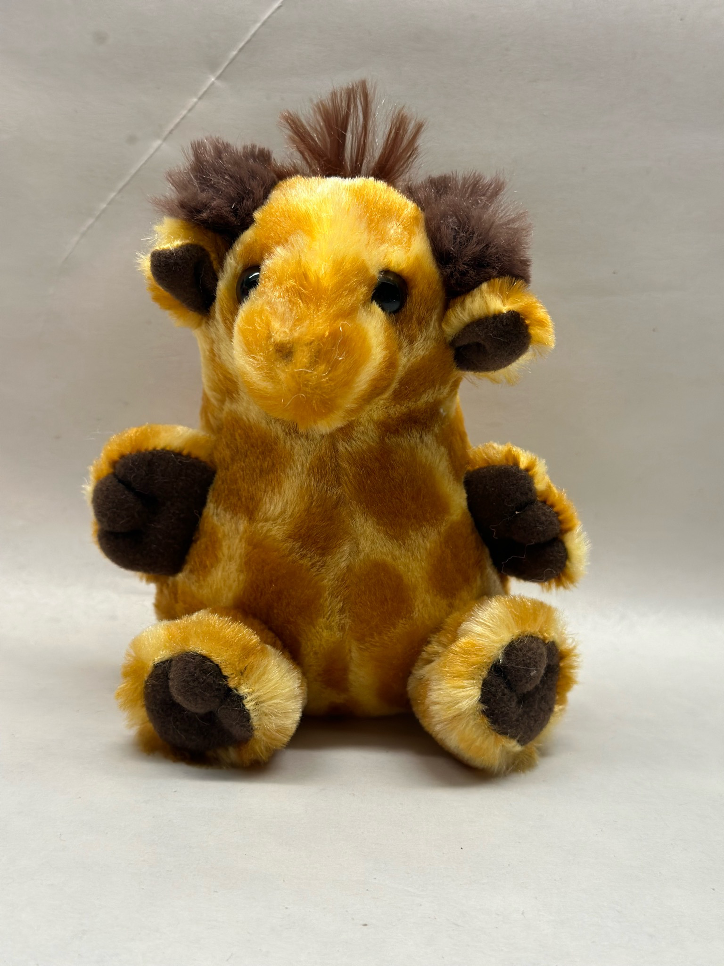 5" Sitting Giraffe